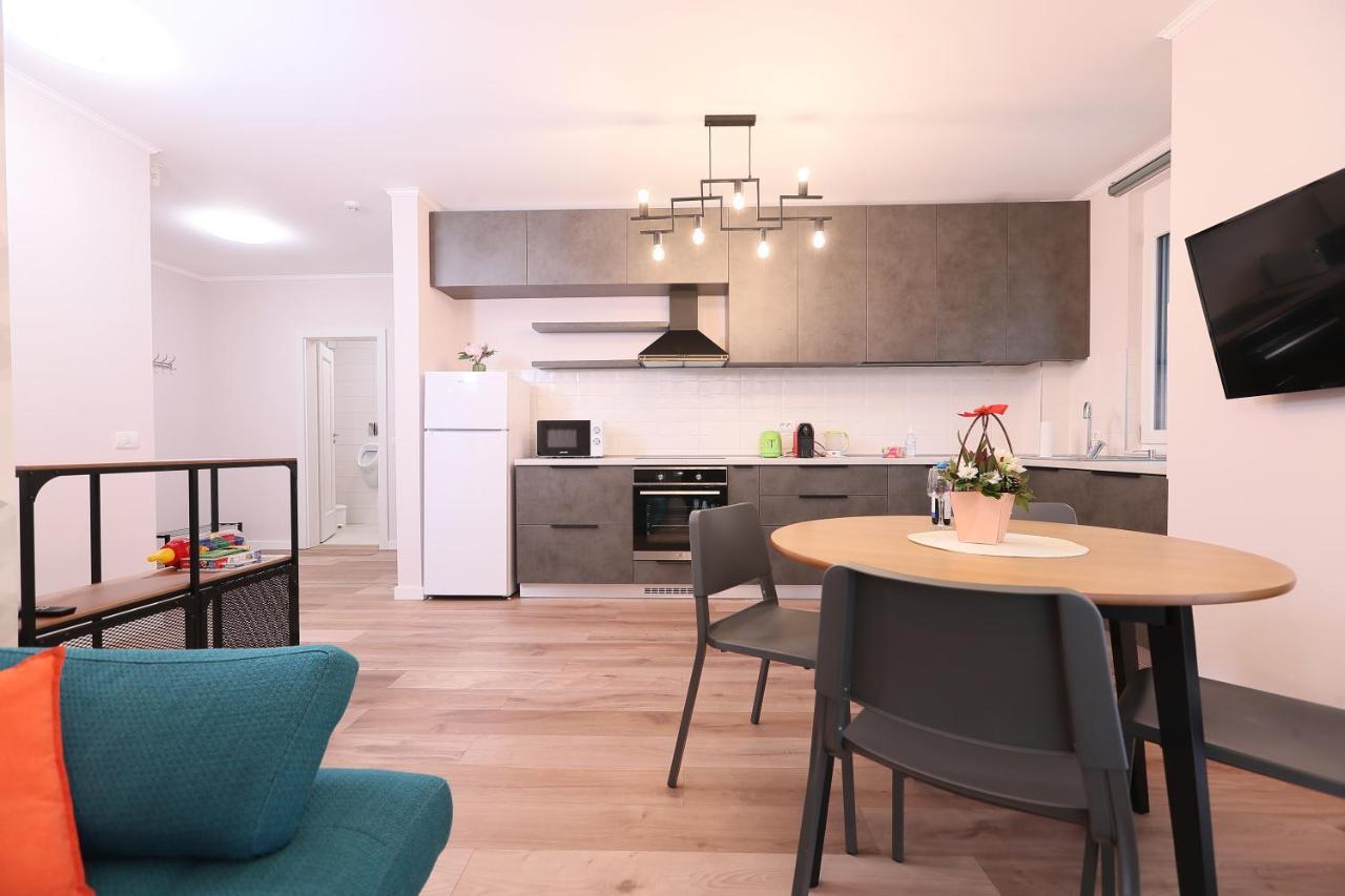 Julia'S Apartment Орадя Экстерьер фото