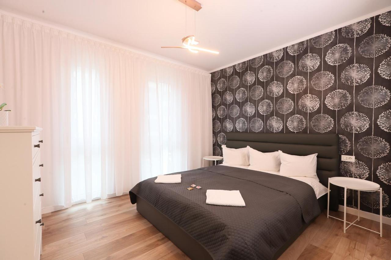 Julia'S Apartment Орадя Экстерьер фото