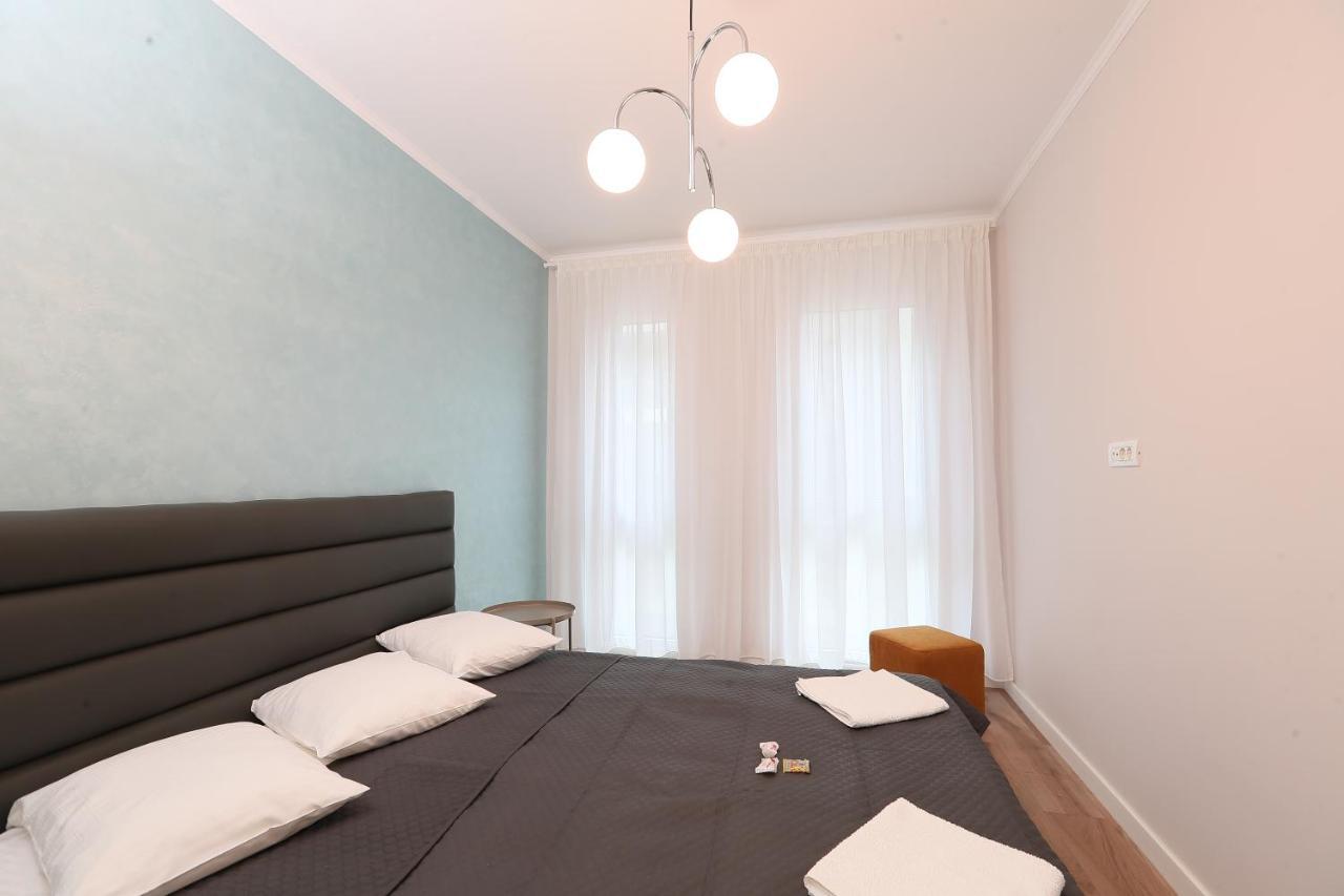 Julia'S Apartment Орадя Экстерьер фото